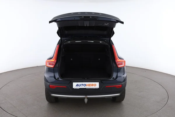 Volvo XC40 (2022) — foto 7 van 16