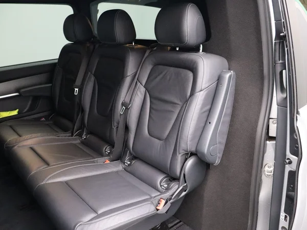 Mercedes-Benz V-Klasse (2022) — foto 16 van 34