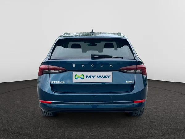 SKODA Octavia Combi (2023) — foto 17 van 18