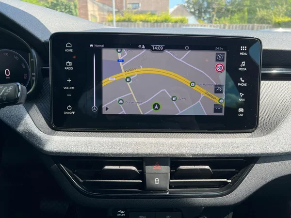 SKODA Kamiq (2024) — foto 16 van 24