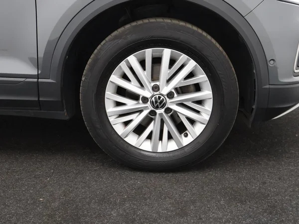 Volkswagen T-Roc (2022) — foto 25 van 26