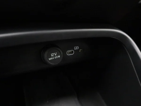 Volvo XC40 (2023) — foto 15 van 39