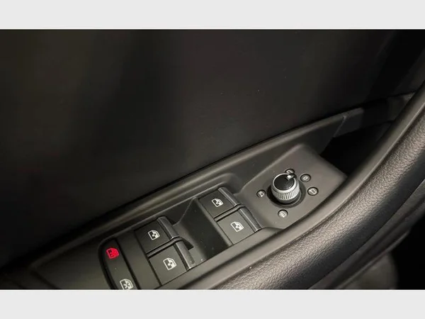 Audi A4 (2022) — foto 19 van 28