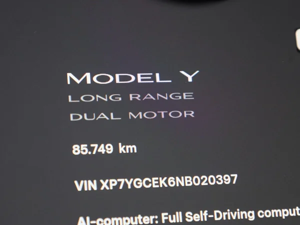 Tesla Model Y (2022) — foto 40 van 41