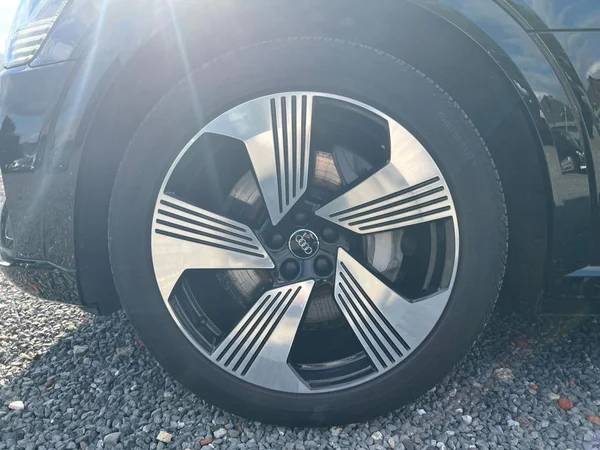 AUDI e-tron Sportback (2020) — foto 8 van 24