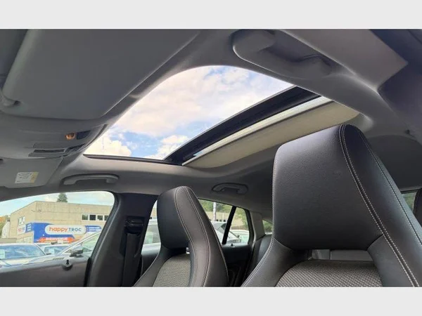 Mercedes-Benz CLA 180 (2019) — foto 4 van 25