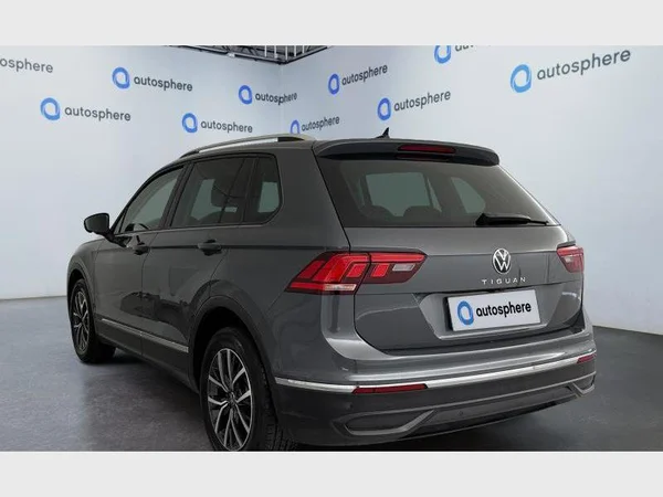 Volkswagen Tiguan (2022) — foto 12 van 15