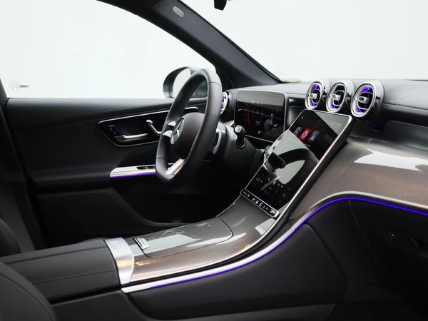 Mercedes-Benz GLC (2025) — foto 32 van 48