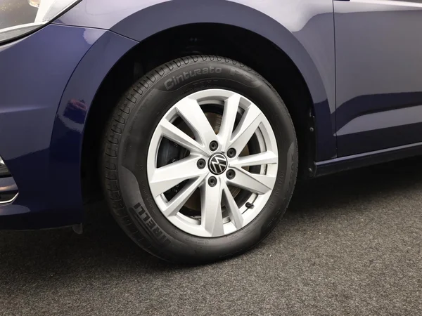 VOLKSWAGEN Touran (2022) — foto 5 van 21