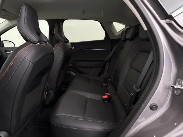 RENAULT Captur (2022) — foto 5 van 29