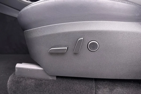 Tesla Model Y (2023) — foto 5 van 33