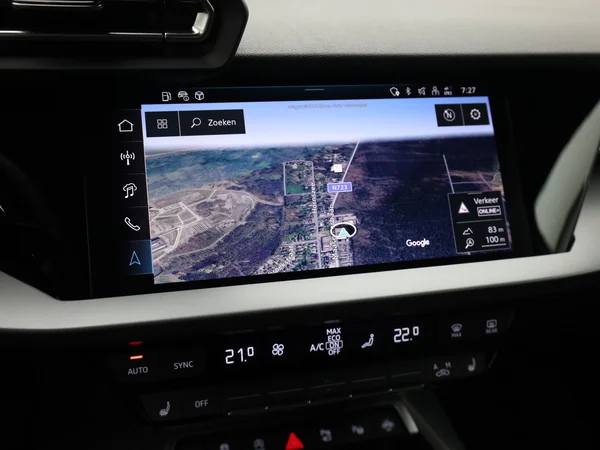 AUDI A3 Sportback (2024) — foto 8 van 19