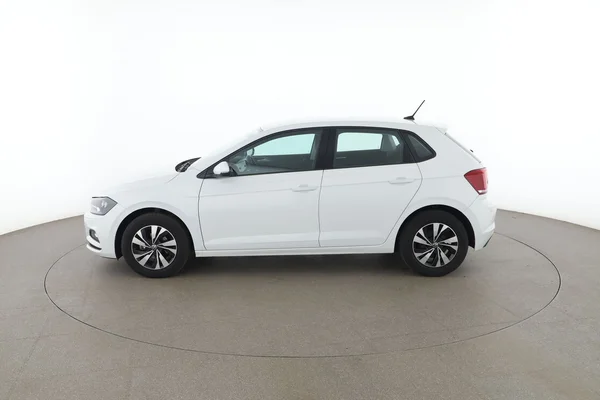 Volkswagen Polo (2021) — foto 9 van 16