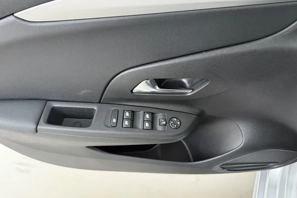 Opel Corsa (2025) — foto 8 van 20