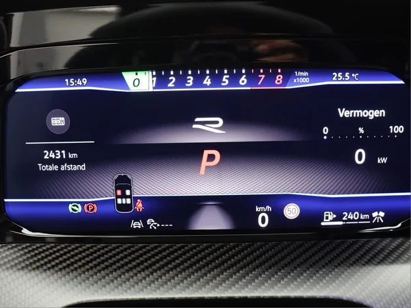 VOLKSWAGEN Golf VIII R (2025) — foto 4 van 19