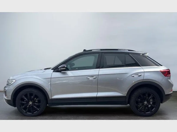 Volkswagen T-Roc (2023) — foto 23 van 25