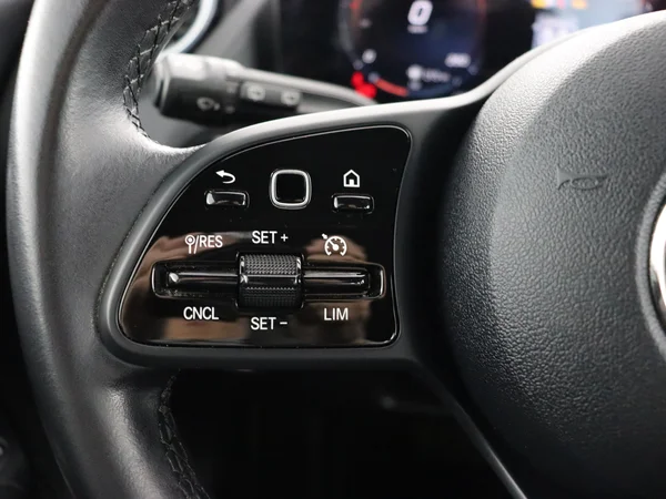 MERCEDES GLA 250 (2022) — foto 9 van 31
