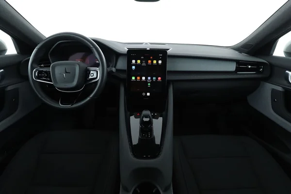 Polestar 2 (2022) — foto 3 van 16