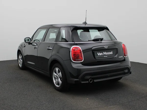 MINI Cooper (2023) — foto 12 van 40