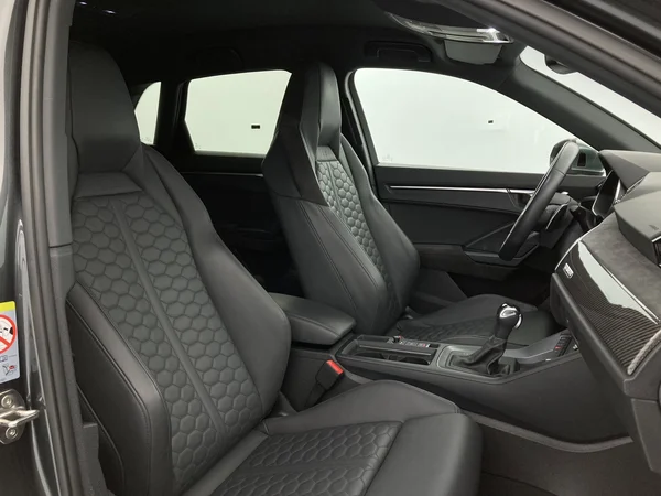 AUDI RSQ3 (2020) — foto 10 van 24