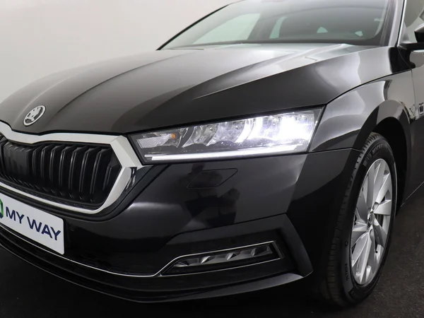 SKODA Octavia Combi (2024) — foto 8 van 18