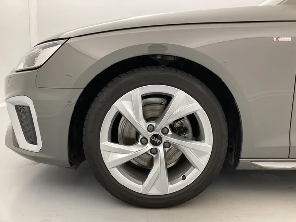AUDI A4 Avant (2024) — foto 18 van 36