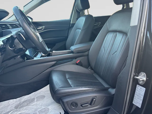 AUDI e-tron (2023) — foto 2 van 20