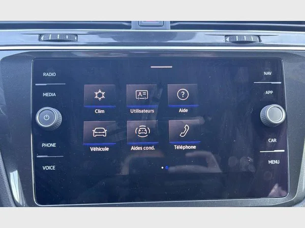 VOLKSWAGEN Tiguan (2021) — foto 22 van 33