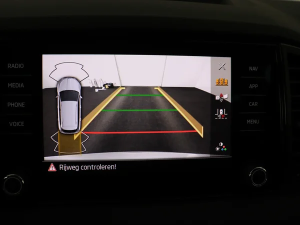SKODA Karoq (2025) — foto 3 van 18