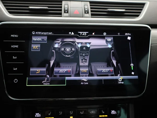 Škoda Superb (2022) — foto 21 van 47