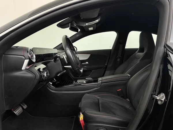 MERCEDES CLA 180 (2022) — foto 2 van 29