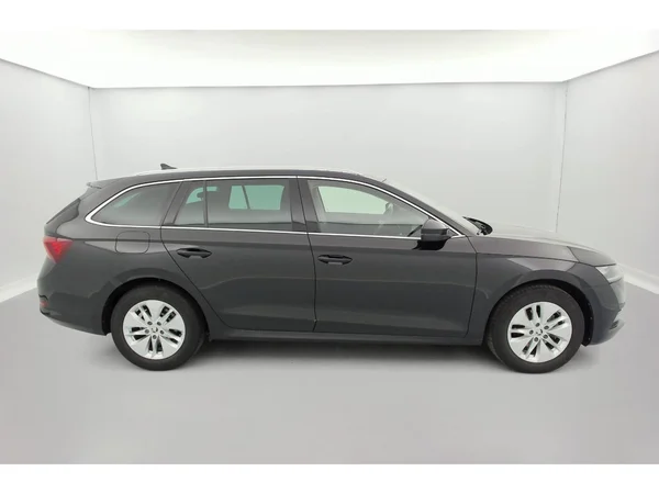 SKODA Octavia Combi (2021) — foto 5 van 35