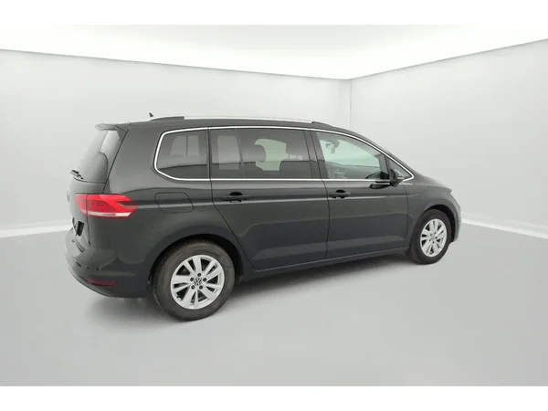 VOLKSWAGEN Touran (2020) — foto 15 van 31