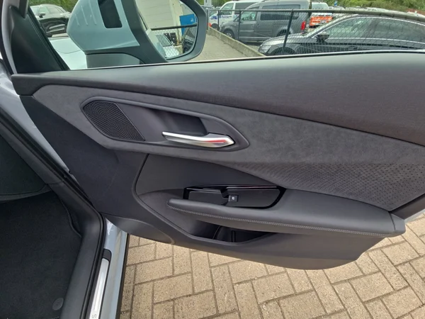 AUDI Q3 SUV (2025) — foto 24 van 24