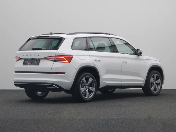 SKODA Kodiaq (2021) — foto 12 van 28