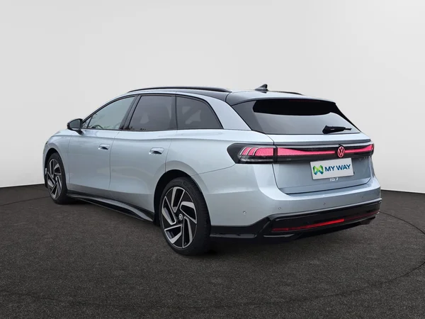 VOLKSWAGEN ID.7 Tourer (2025) — foto 23 van 36
