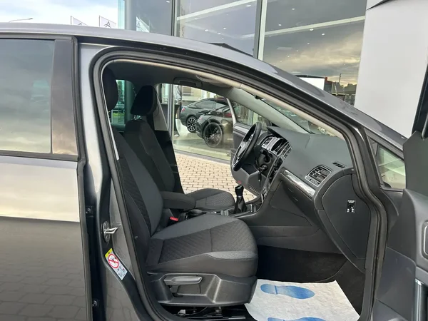 Volkswagen Golf (2019) — foto 7 van 21
