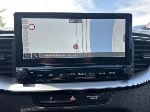 KIA XCeed (2024) — foto 9 van 35