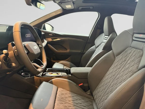 AUDI Q6 e-tron (2026) — foto 2 van 24