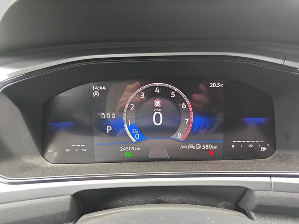 VOLKSWAGEN T-Roc (2025) — foto 4 van 17