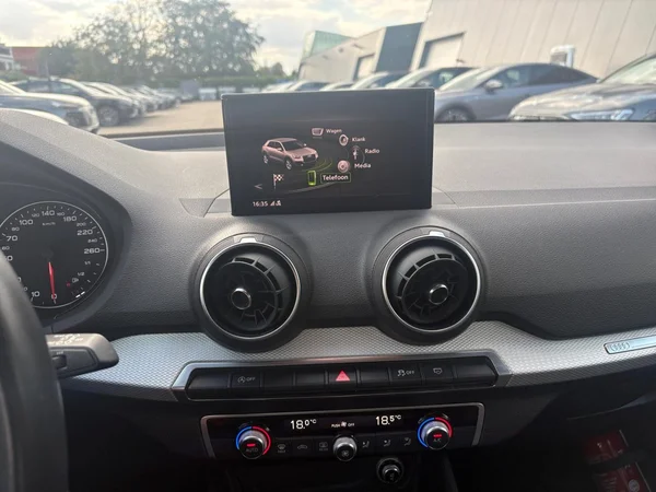 AUDI Q2 (2018) — foto 9 van 24