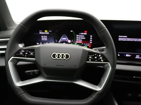 AUDI A5 Avant e-hybrid (PHEV) (2025) — foto 5 van 25