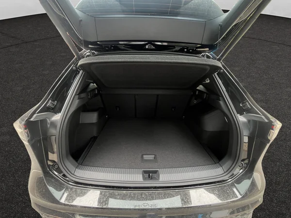 VOLKSWAGEN Tiguan (2025) — foto 6 van 14