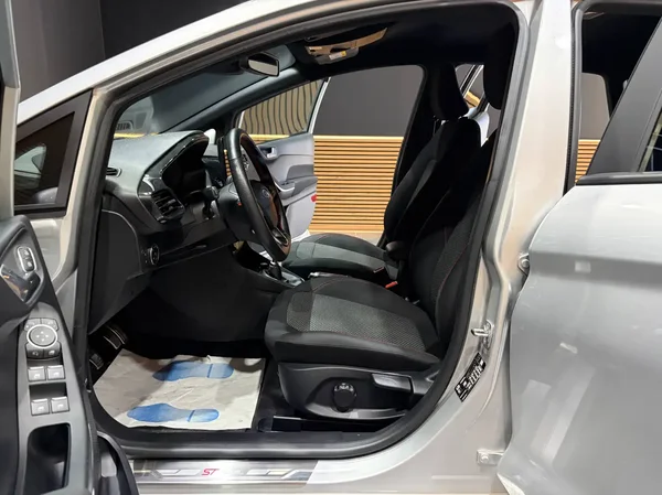 Ford Fiesta (2019) — foto 22 van 24