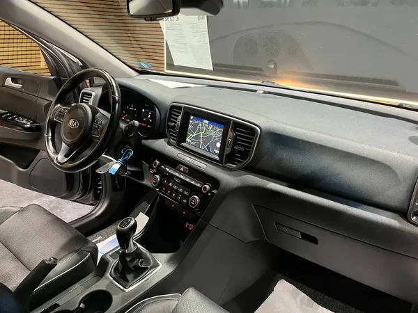 Kia Sportage (2016) — foto 6 van 20