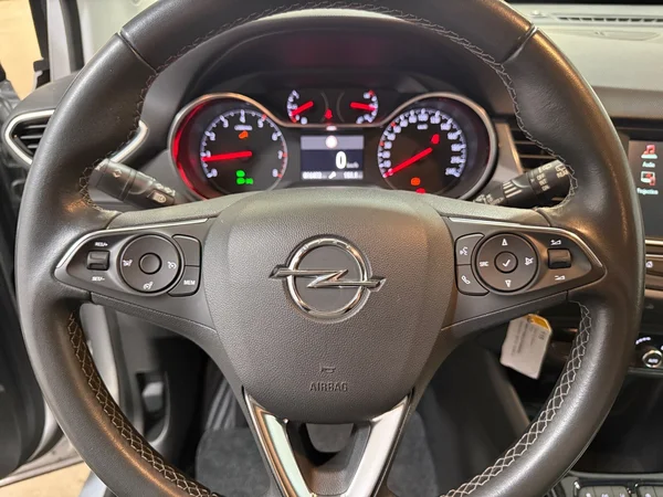 Opel Crossland (2023) — foto 7 van 28