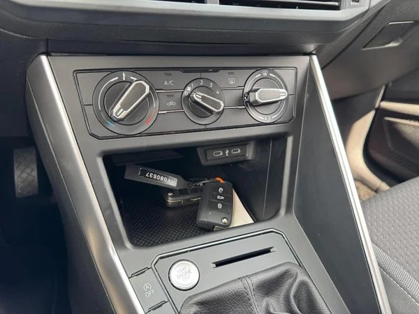 VOLKSWAGEN Taigo (2024) — foto 11 van 15