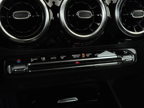 MERCEDES GLA 250 (2022) — foto 17 van 32