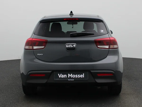 Kia Rio (2023) — foto 33 van 37