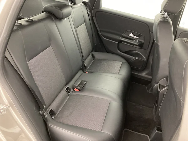 MERCEDES-BENZ B 180 (2020) — foto 7 van 36